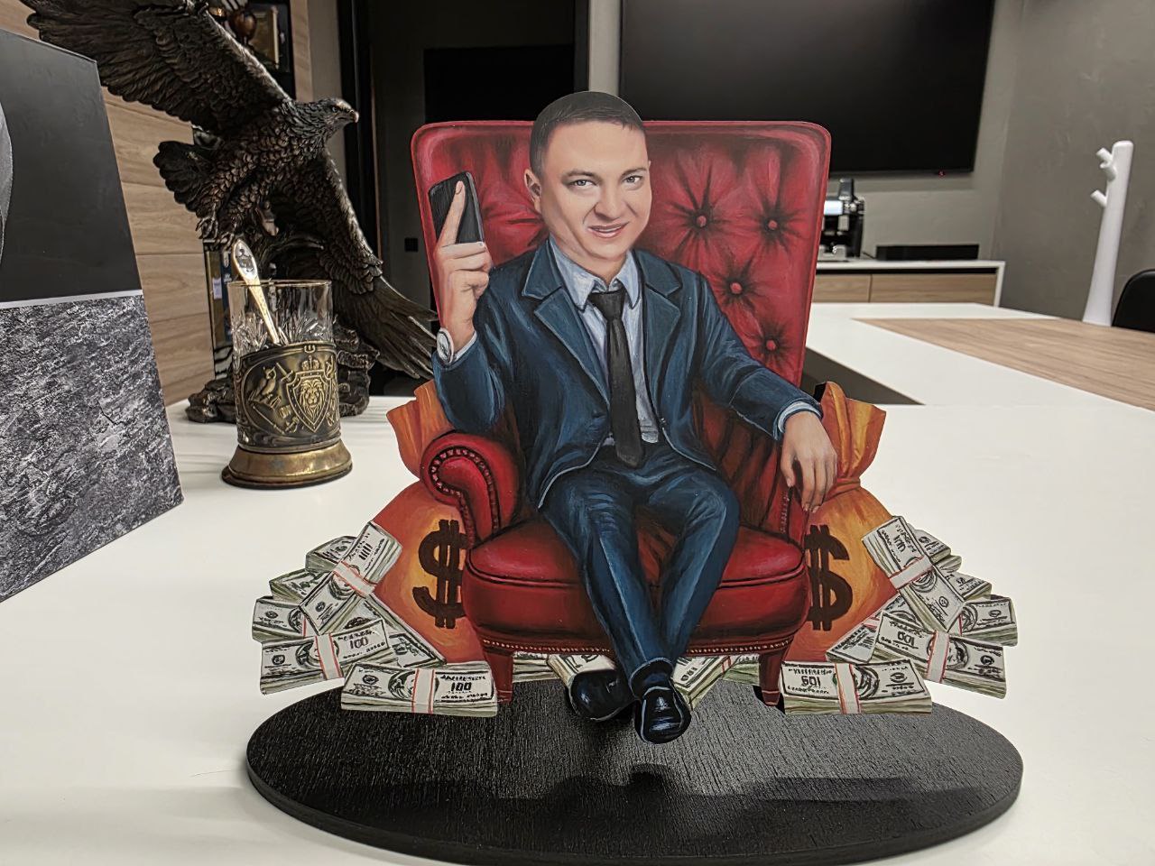 Искандар - инвестор и руководитель